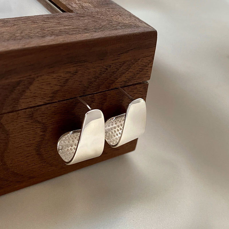 S925 Sterling Silver Geometric Bend Light Luxury Premium Earrings