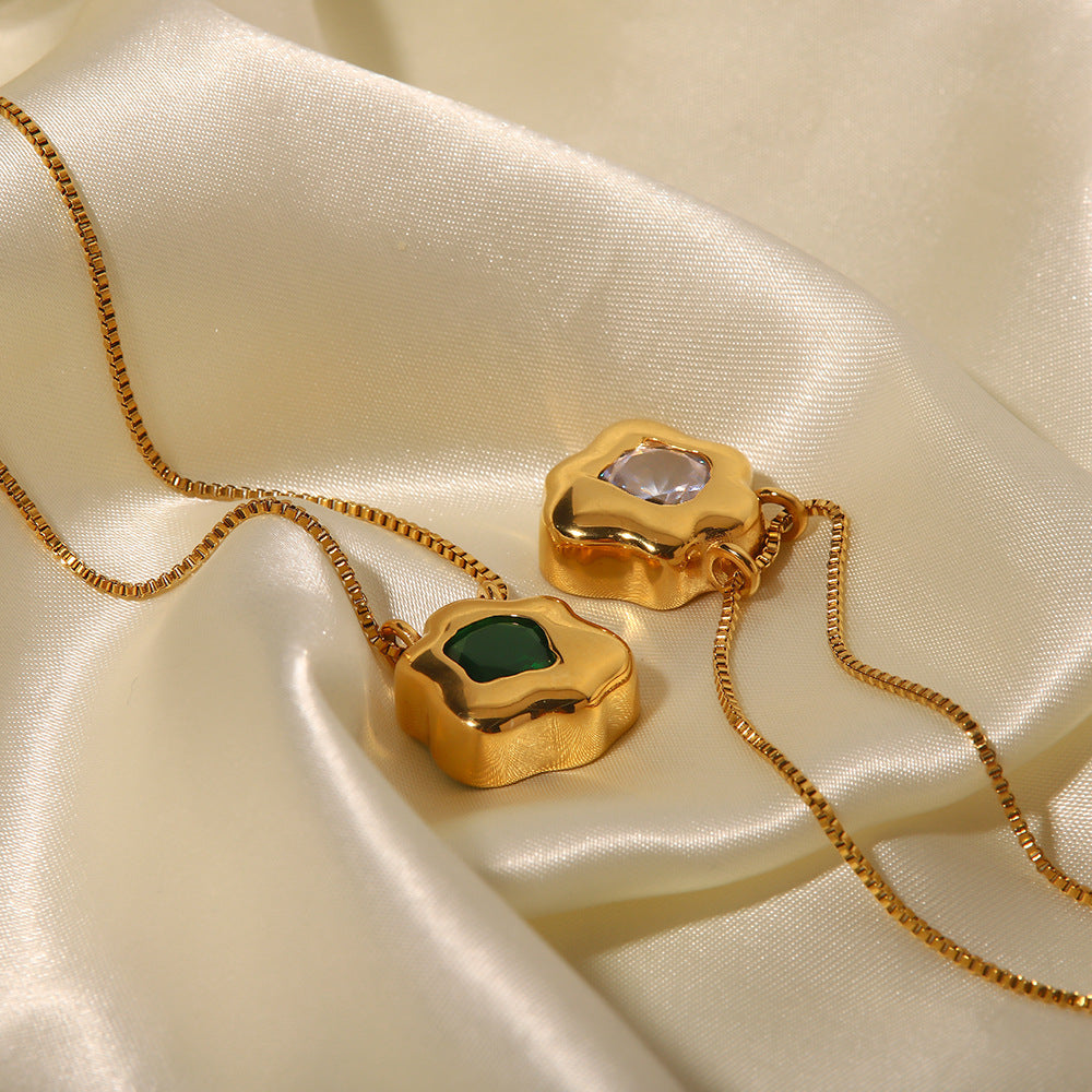 Stylish Floral Pendant Necklace