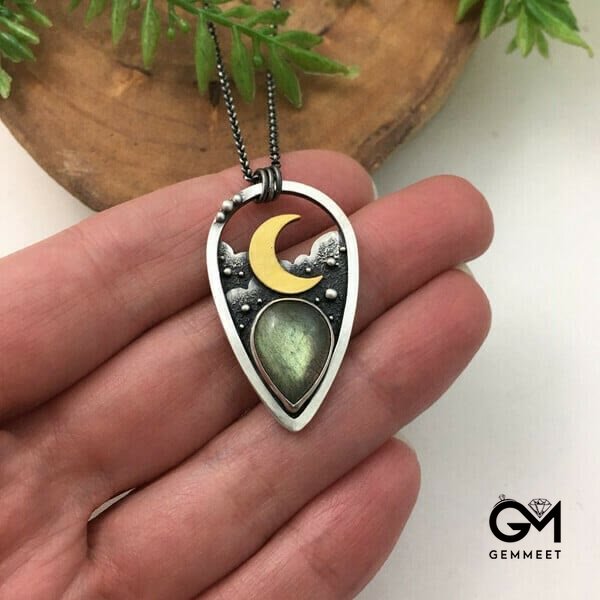 Temperament Labrador Moon Necklace