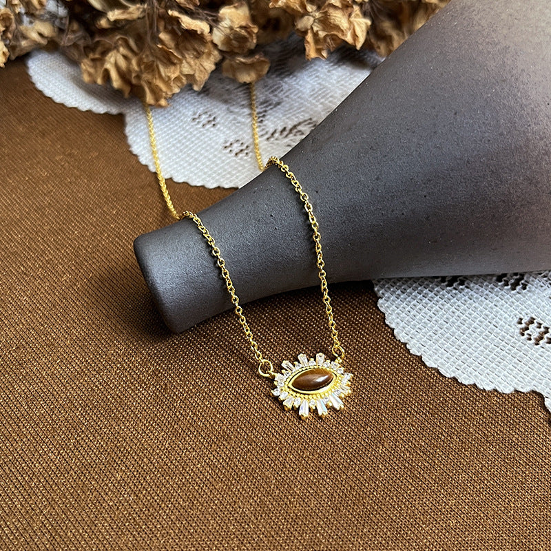 Vintage Court Tiger Eye Collarbone Necklace