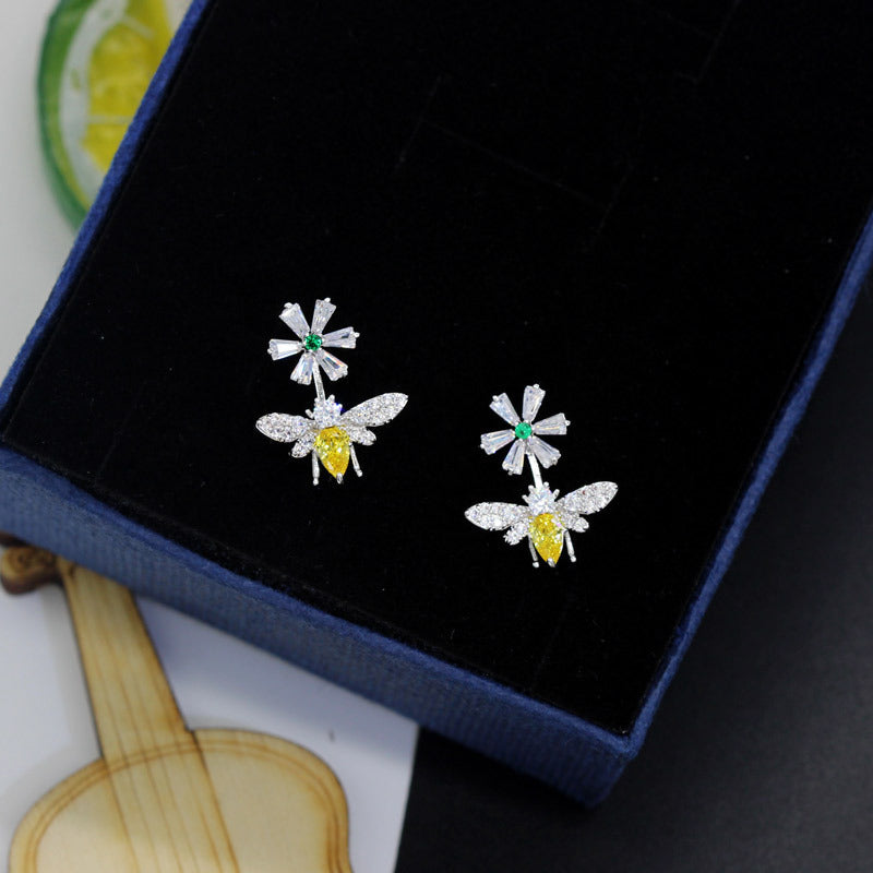 Simple Flower Daisy Bee Earrings