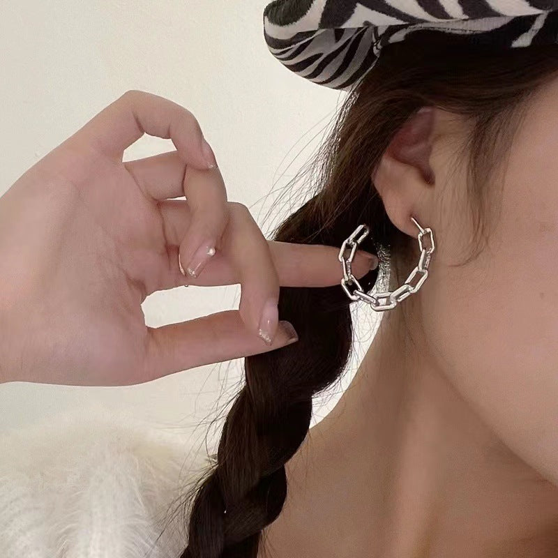 Geometric C-shaped Braided Shape Hollow Earrings