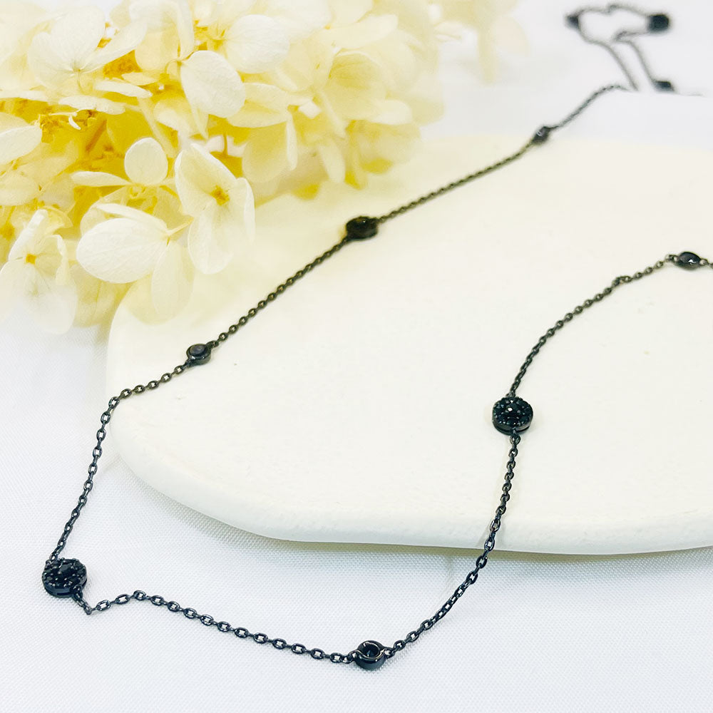 Dot Petal Black Zircon Necklace