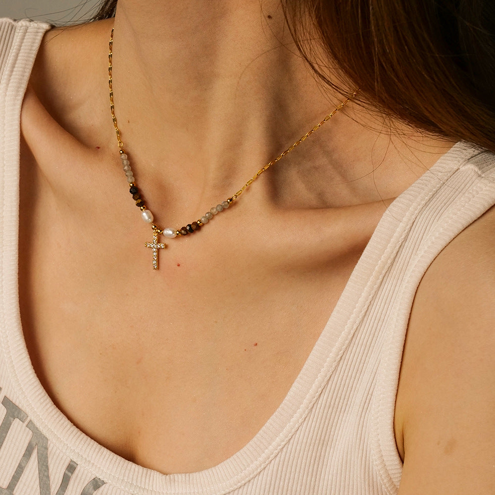 Simple and Versatile Pearl Set Zirconium Cross Necklace