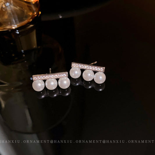 Silver Needle Pearl Earrings