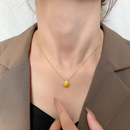 New Small Scallop Stripe Titanium Steel Plated Light Luxury Necklace