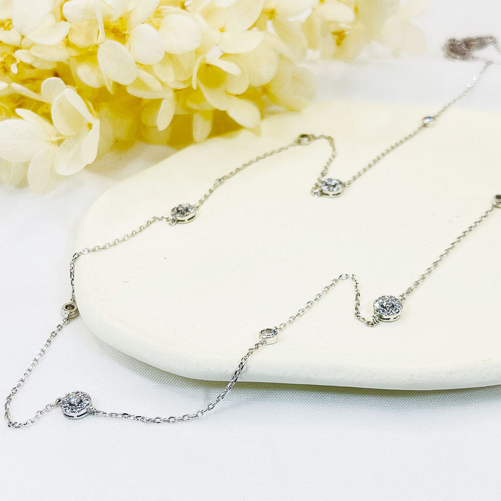 Dot Petal White Zircon Necklace