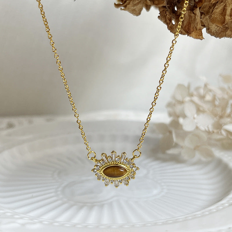 Vintage Court Tiger Eye Collarbone Necklace