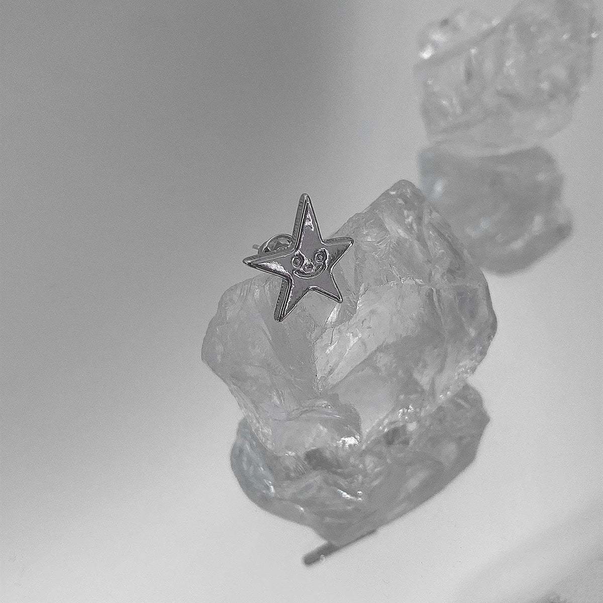 Retro Smiley Face Star Stud Earrings