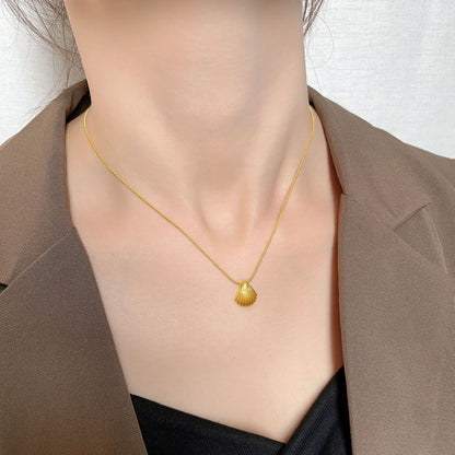 New Small Scallop Stripe Titanium Steel Plated Light Luxury Necklace