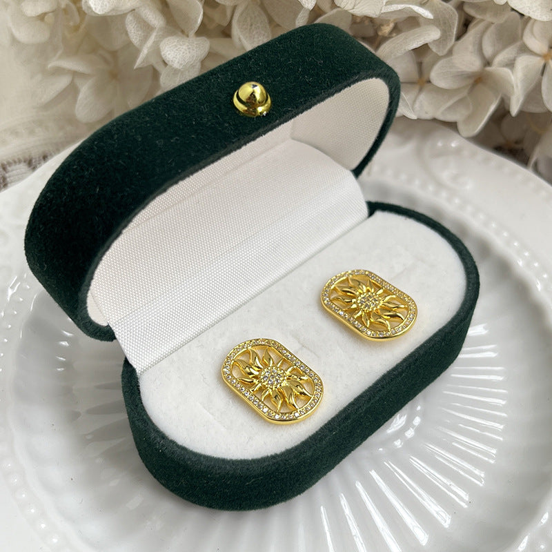 Premium Vintage Design Personality Round Stud Earrings