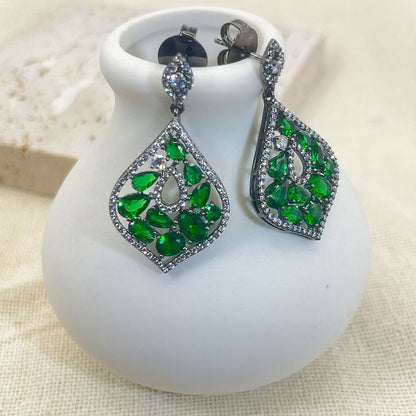 Pear Shaped Water Drop Shaped Green Zircon Earrings