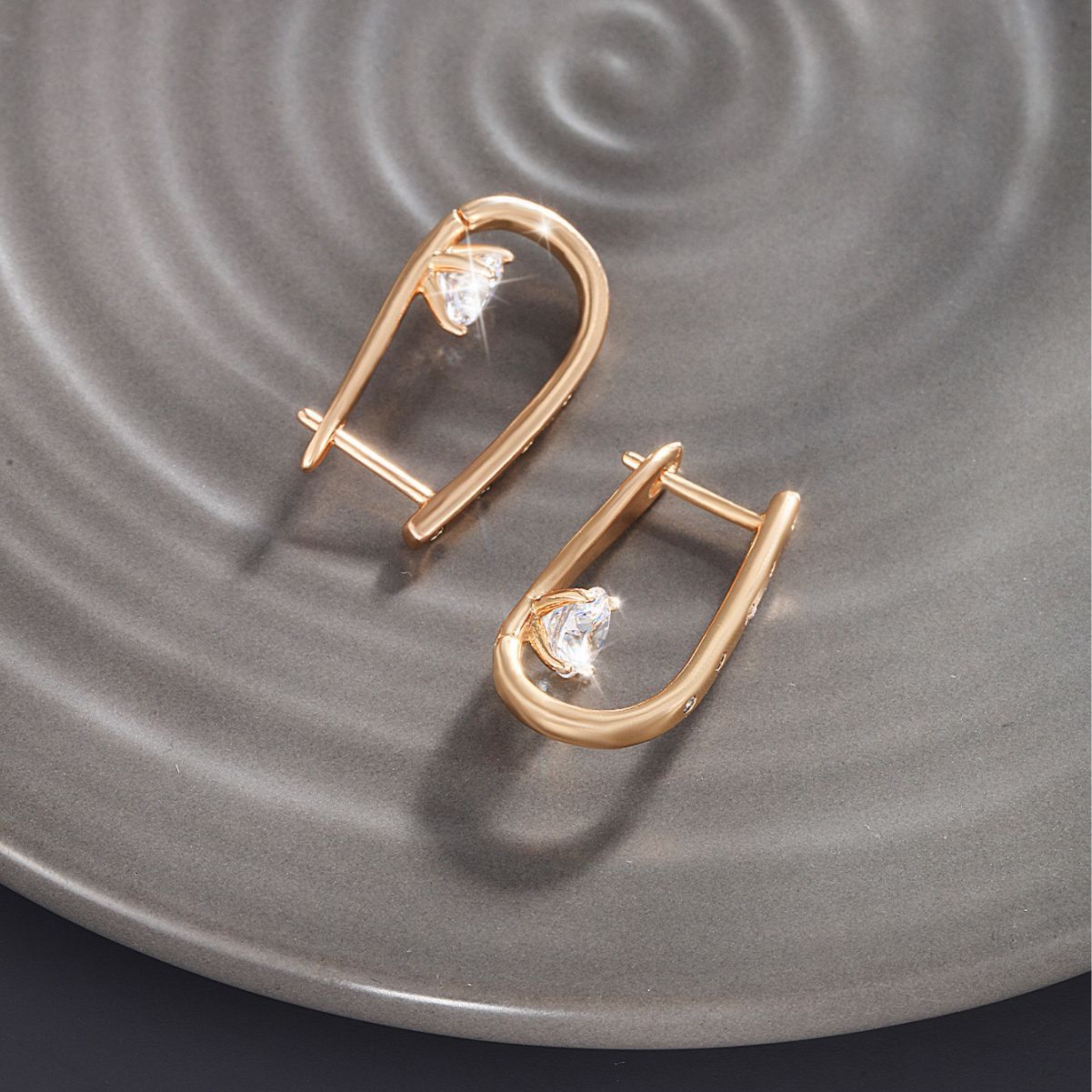 Simple Geometric U-shaped Temperament Inlaid Zircon Earrings