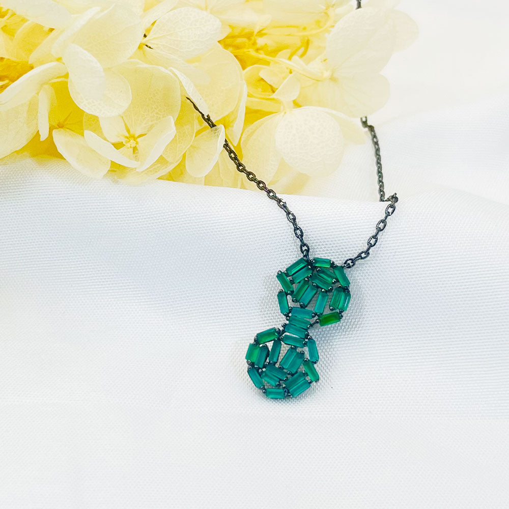 Number 8 Shape Green Zircon Earrings