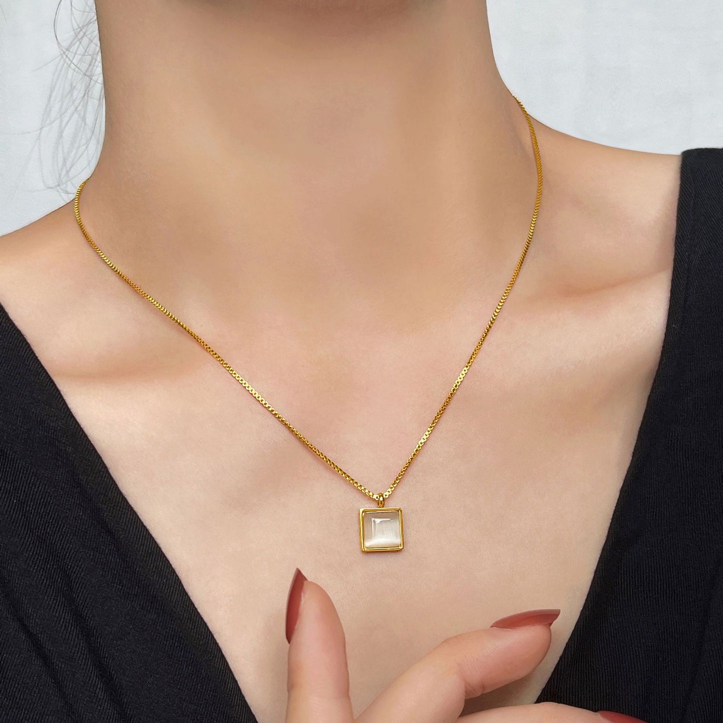 Square Brand Opal High-grade Exquisite Titanium Steel Necklace Does Not Fade