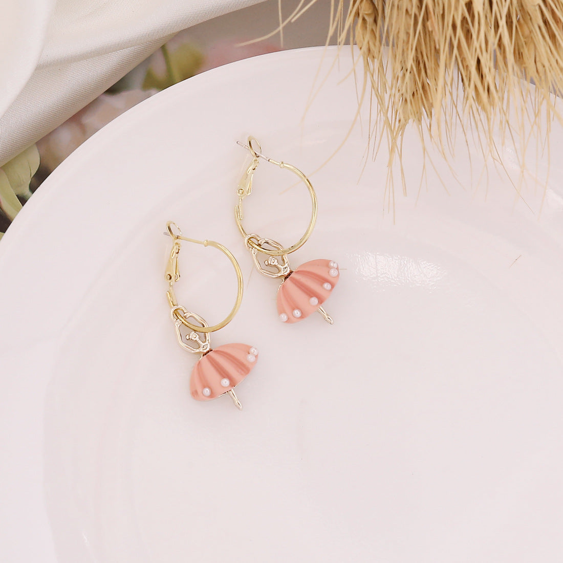 Swan Dance Fashion Personality Stud Earrings