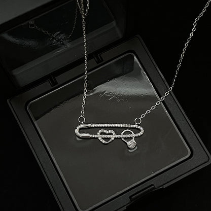 Niche Design Fashion Pin Love Necklace