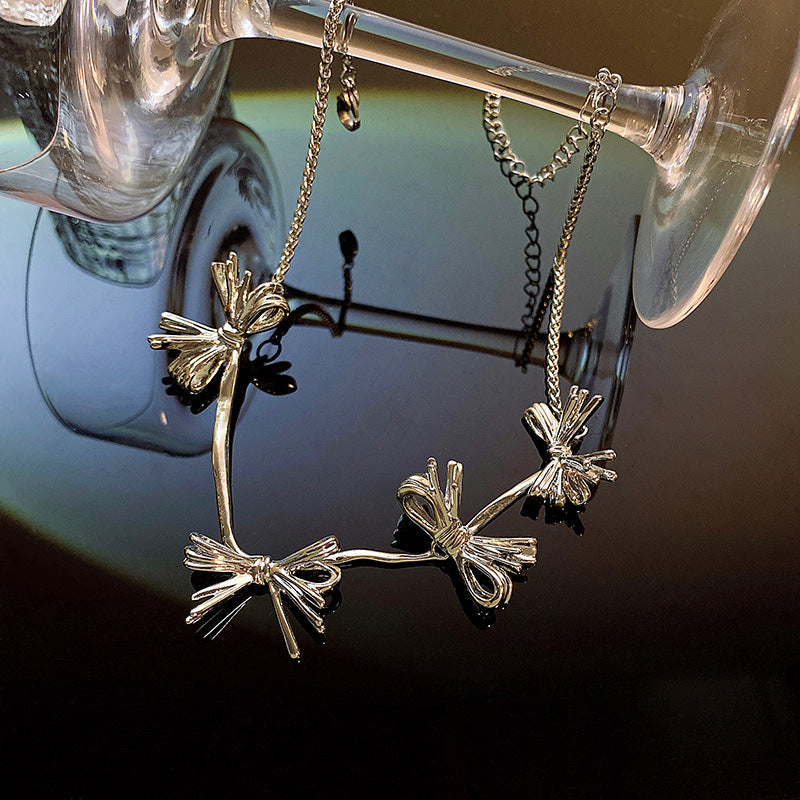 Simple Temperament Bow Necklace