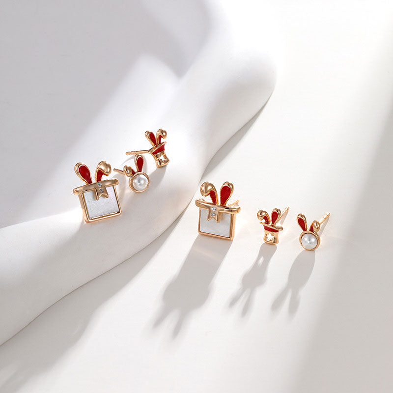 Rabbit One Card Three Pairs of Imitation Pearl Earrings for Women
