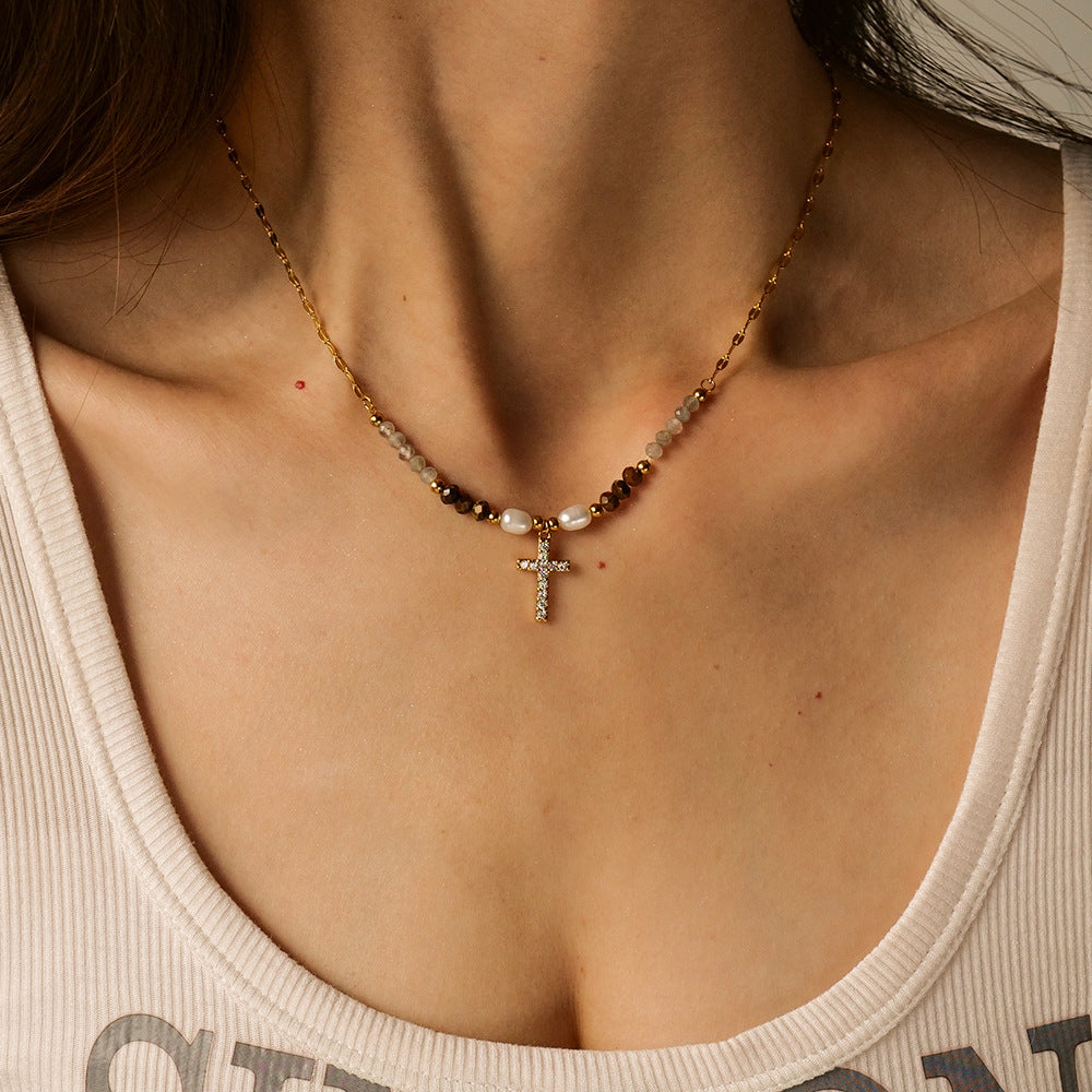 Simple and Versatile Pearl Set Zirconium Cross Necklace