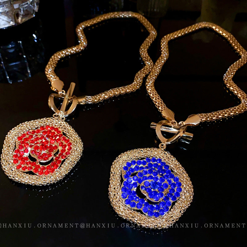 Floral Serpentine French Vintage Necklace