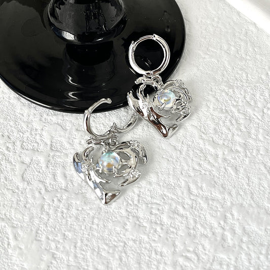 Vintage Hollow Heart Zirconia Earrings
