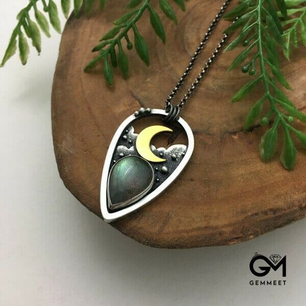 Temperament Labrador Moon Necklace