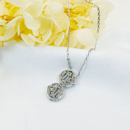 Number 8 Shape White Zircon Earrings