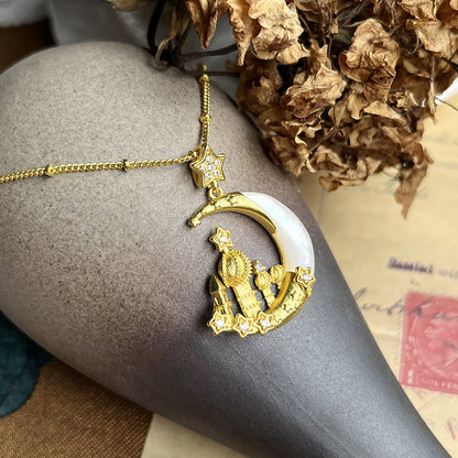 The Star-Moon Castle Fritillary Necklace Is Sweet and Exquisite