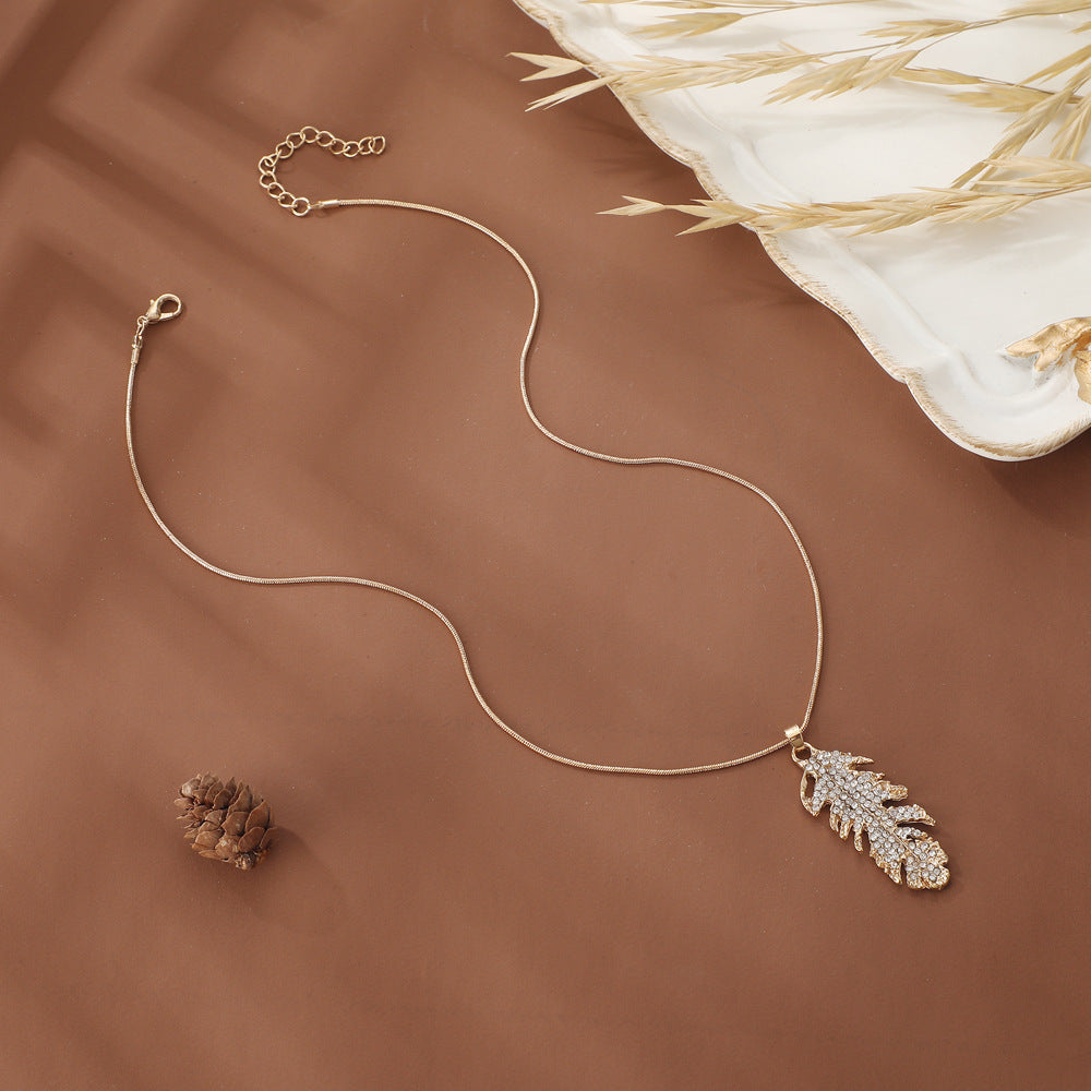 Stylish Personality Feather Full Diamond Alloy Necklace