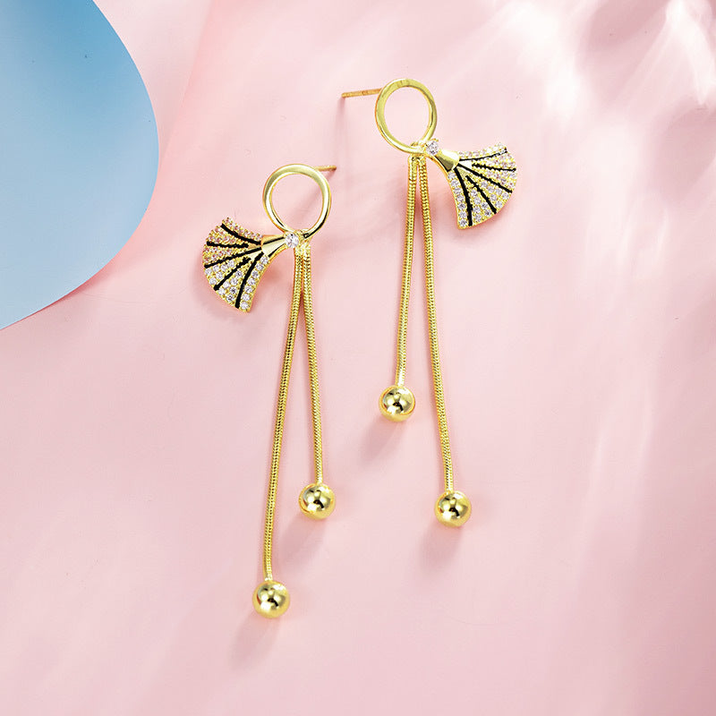 K Gold-plated Fan-shaped Mini Skirt Earrings