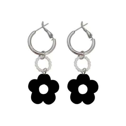 Vintage Hollow Flower Pearl Earrings