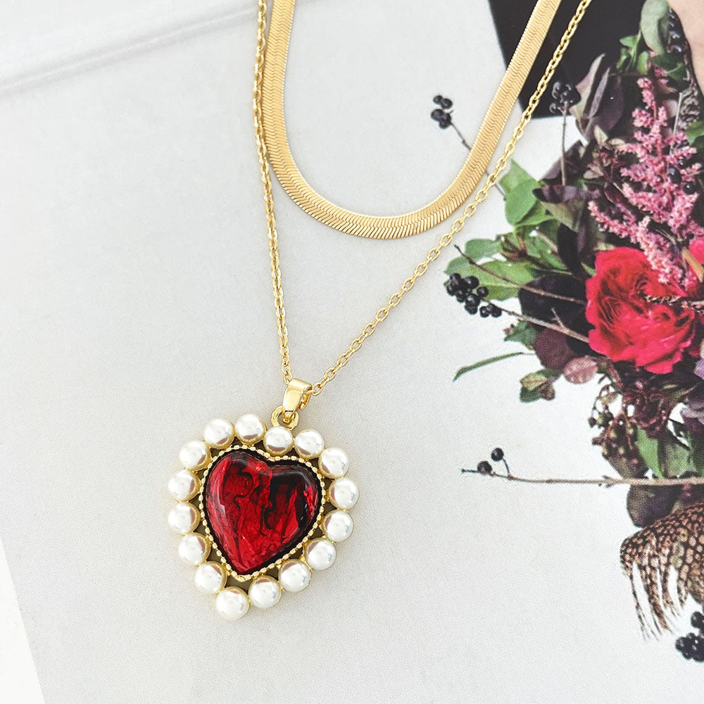 Resin Love Imitation Pearl Inlaid Necklace