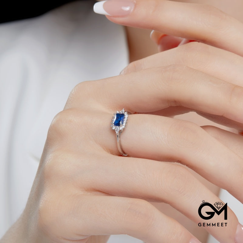Rectangular Blue Zircon Temperament Ring