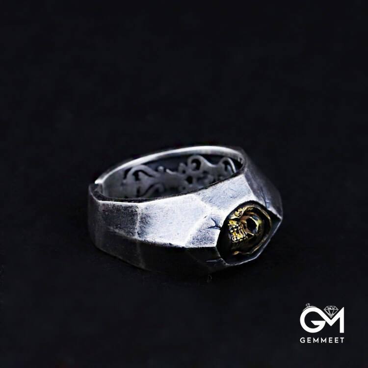 Vintage Cracked Skull Ring