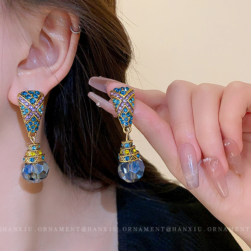 Middle Diamond Trapezoid Drop Earrings