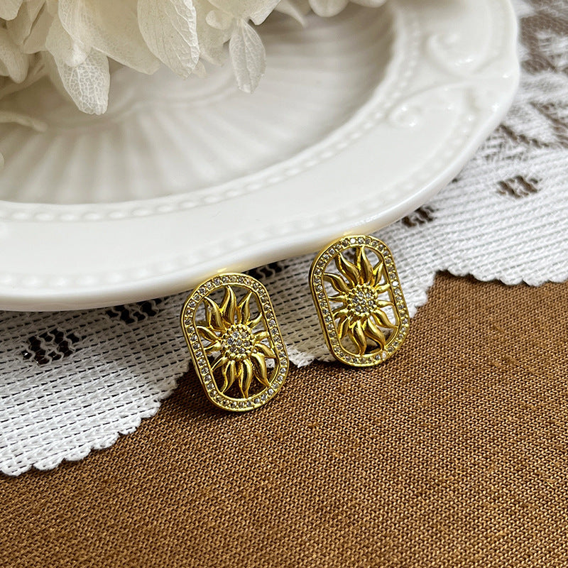 Premium Vintage Design Personality Round Stud Earrings