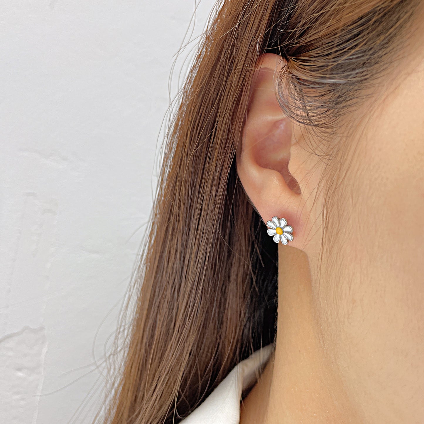 Small Daisy Flowers Titanium Steel Stud Earrings