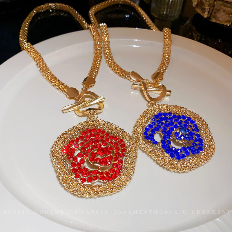 Floral Serpentine French Vintage Necklace