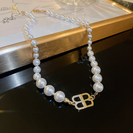 Simple Necklace with Pearl and Diamond Letters Fashion Design