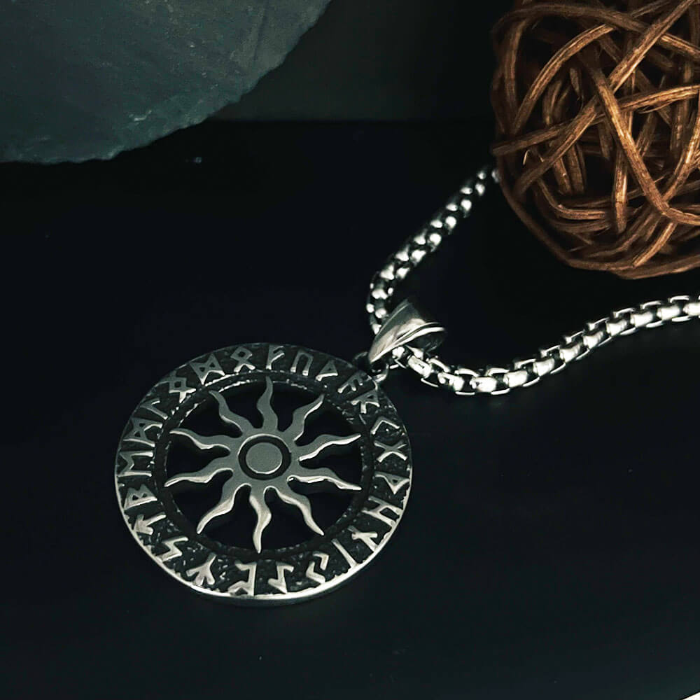 Sun Wheel Flower Vintage Necklace