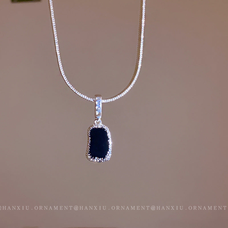 Dripping Oil Serpentine Square Necklace