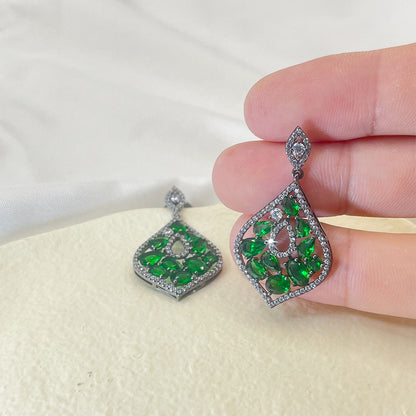 Pear Shaped Water Drop Shaped Green Zircon Earrings