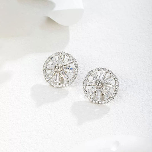 Micro-encrusted Zirconium Snowflake Ear Clips Without Piercing