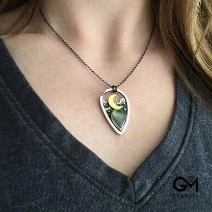Temperament Labrador Moon Necklace