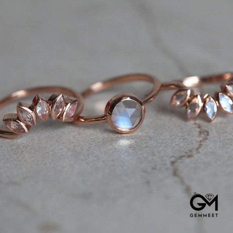Sun Flower Moonstone 3 - Piece Ring