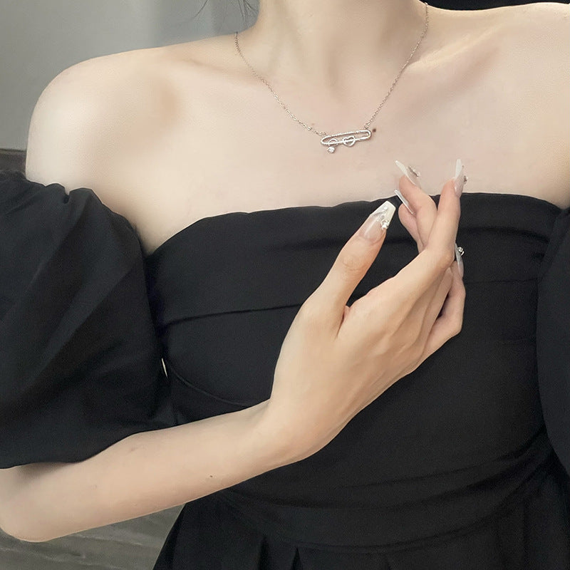 Niche Design Fashion Pin Love Necklace