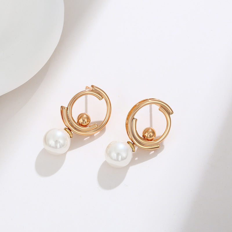 A Pair of Elegant Geometric Imitation Pearl Earrings