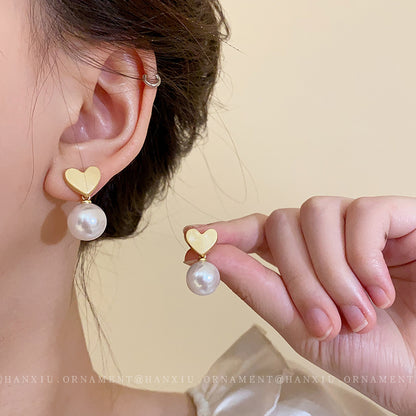 Silver Needle Heart Pearl Earrings