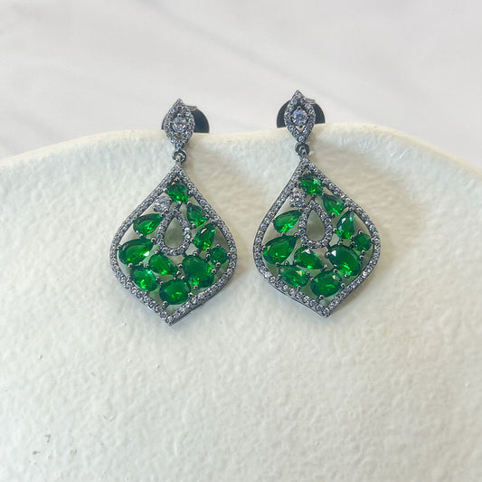 Pear Shaped Water Drop Shaped Green Zircon Earrings